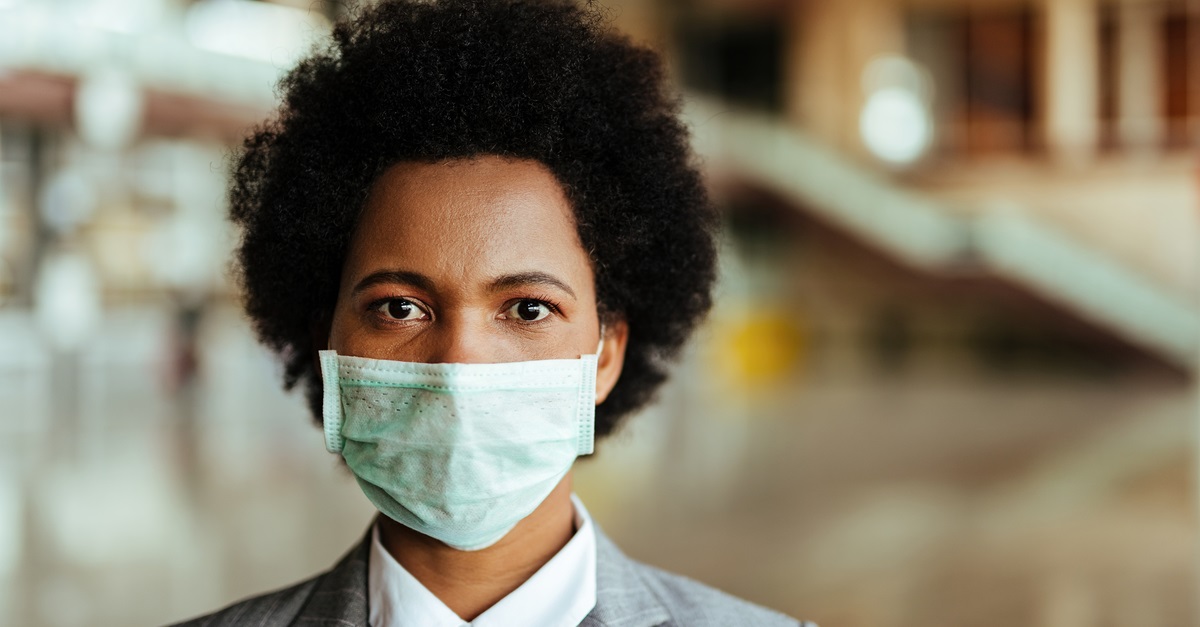 https://www.osfhealthcare.org/blog/wp-content/uploads/2020/10/business-woman-wearing-a-mask-f1.jpg